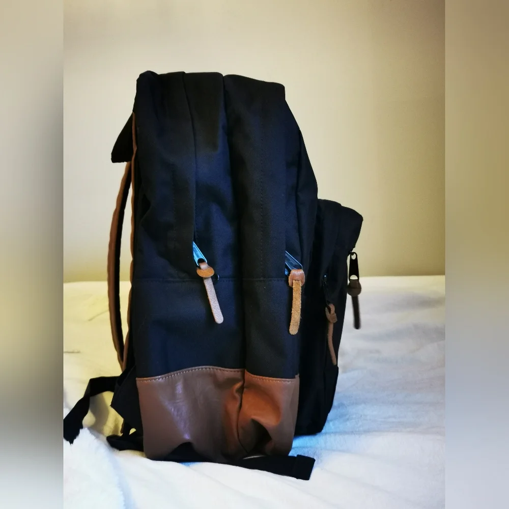 University Backpack - Picture 4 of 5